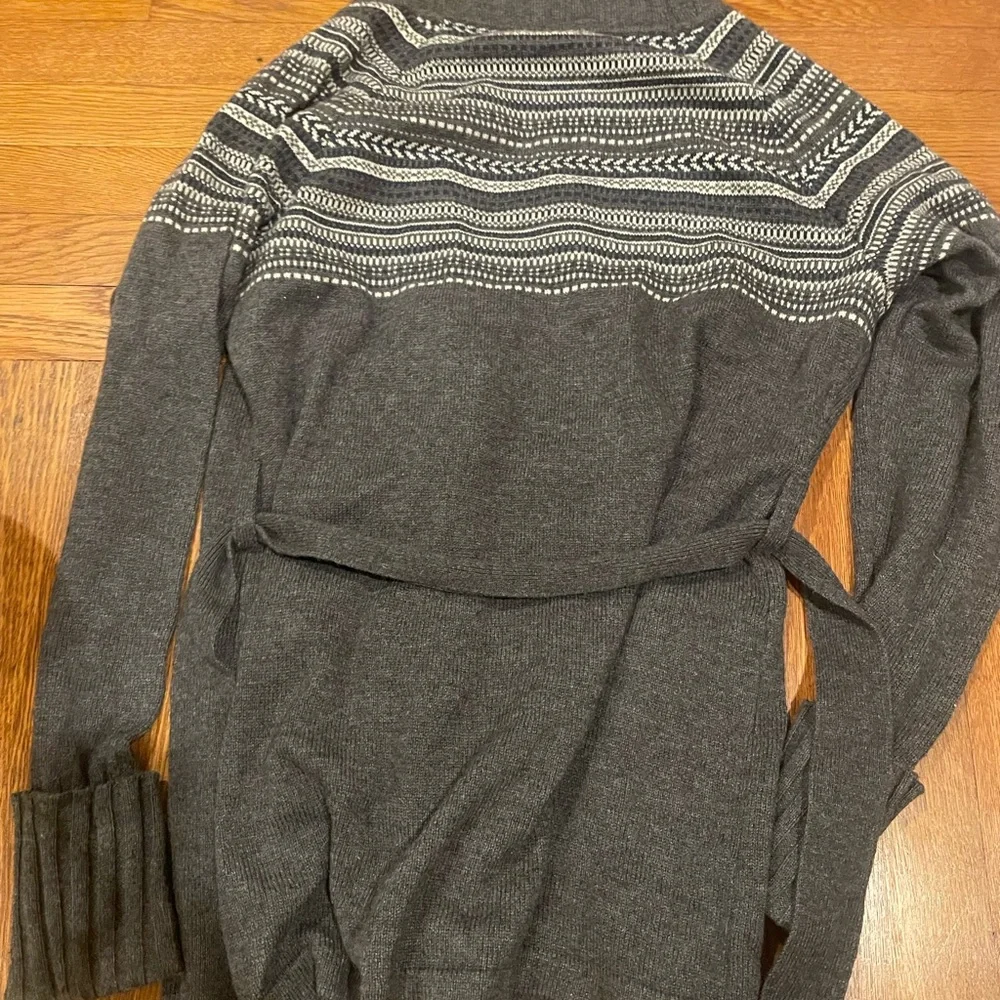 Patagonia Charcoal and Cream Knit Sweater cardigan - Picture 3 of 3
